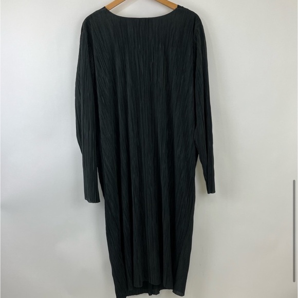 Black Eloquii Front Tie Long Sleeve Dress - Picture 12 of 12